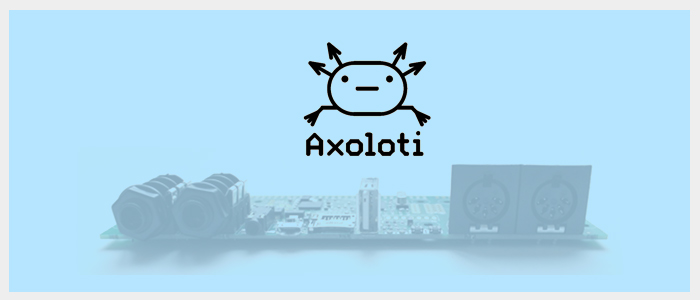 Imagen del sintetizador y el logo de Axoloti Core Synth